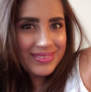 Meet your Posher, Abi